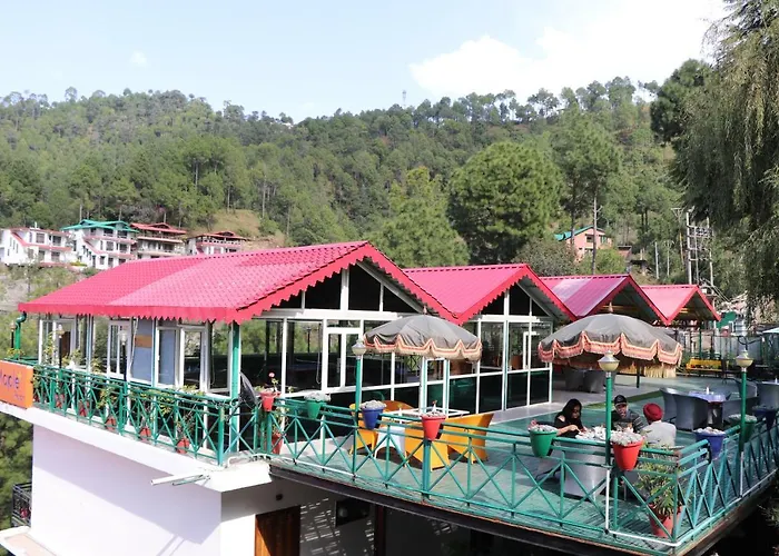 Maple Resort Chail