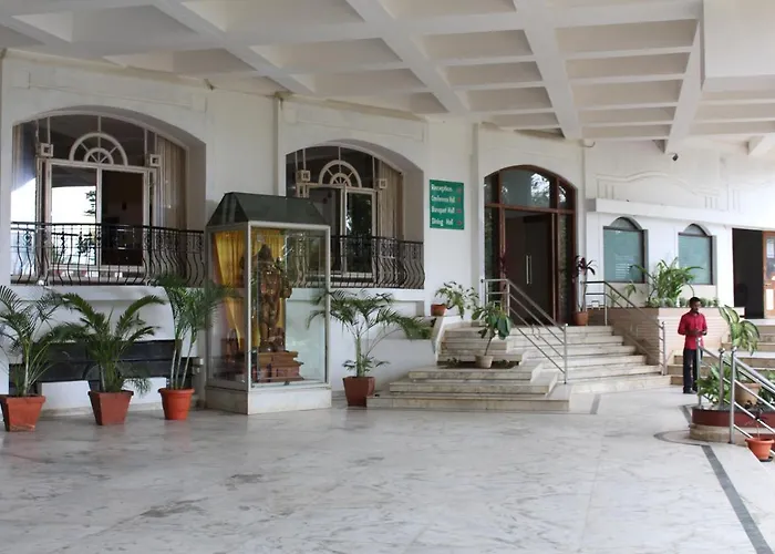 Hotel Pooja International