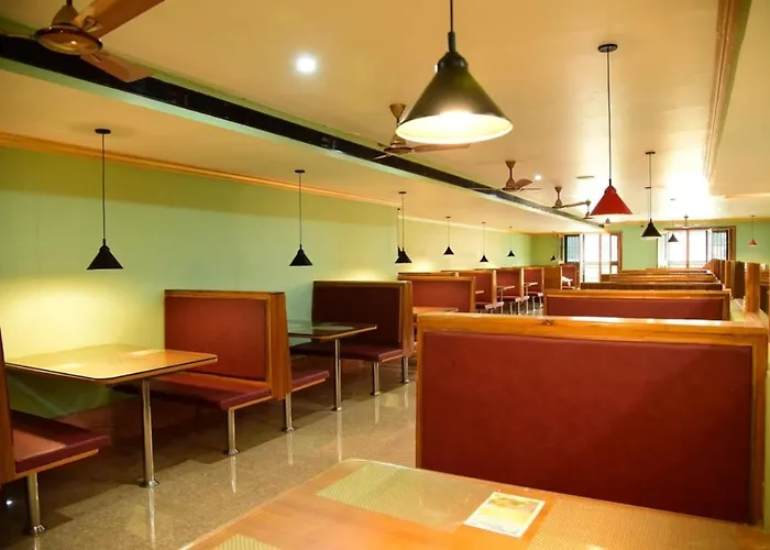Hotel Chembiyan