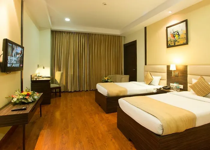 Hyphen Premier-Business Hotel Meerut