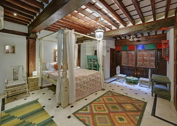 Dodhia Haveli Living 18Th-Century Heritage Pol Life Ahmedabad