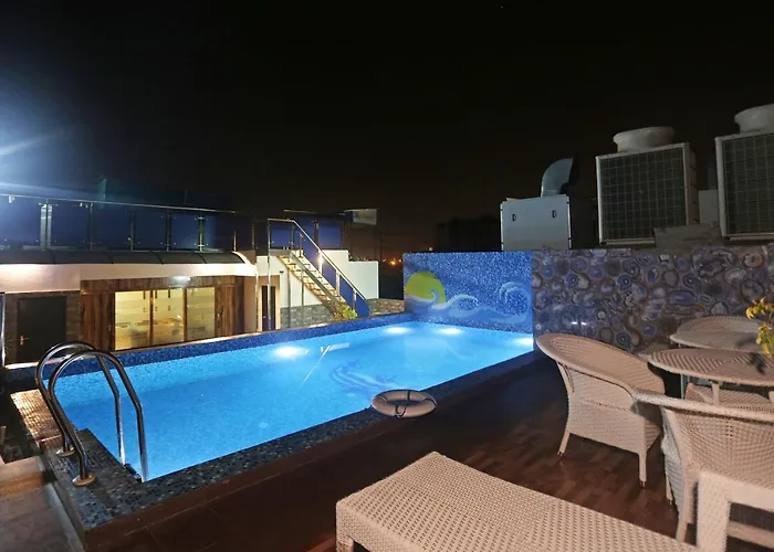 Agra (Uttar Pradesh) Hotels With Pool